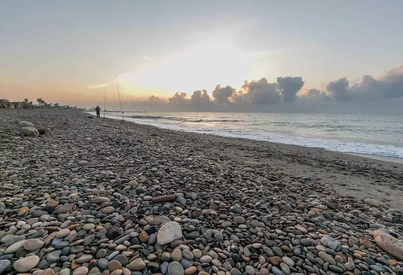 Hotelli Camping Tres Estrellas Mediterráneo