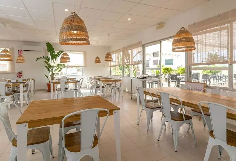 Hotelli Camping Tres Estrellas Mediterráneo