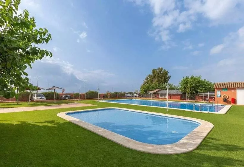 Hotelli Camping Tres Estrellas Mediterráneo