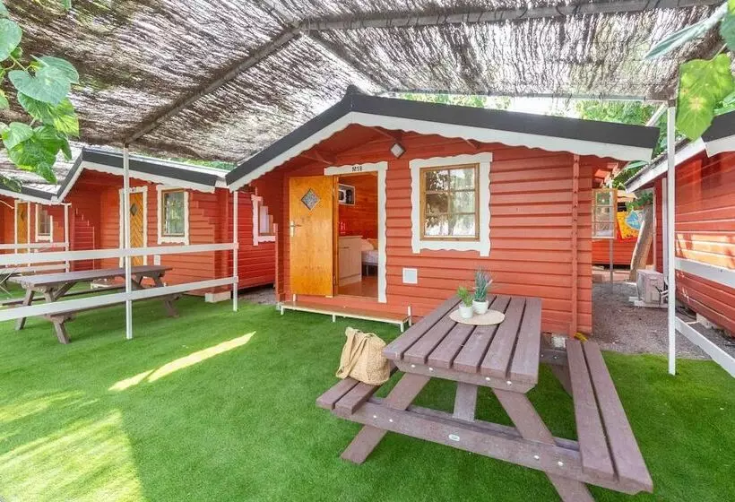 Hotelli Camping Tres Estrellas Mediterráneo