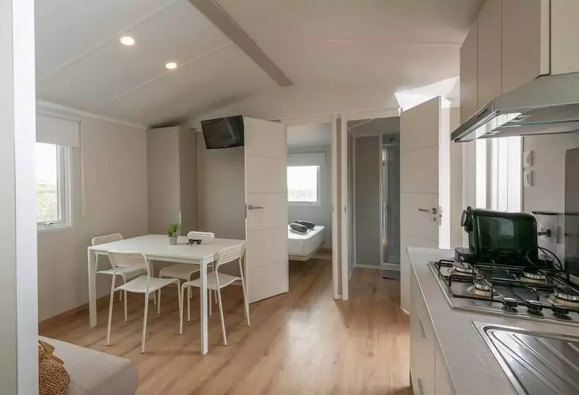 Hotelli Camping Tres Estrellas Mediterráneo