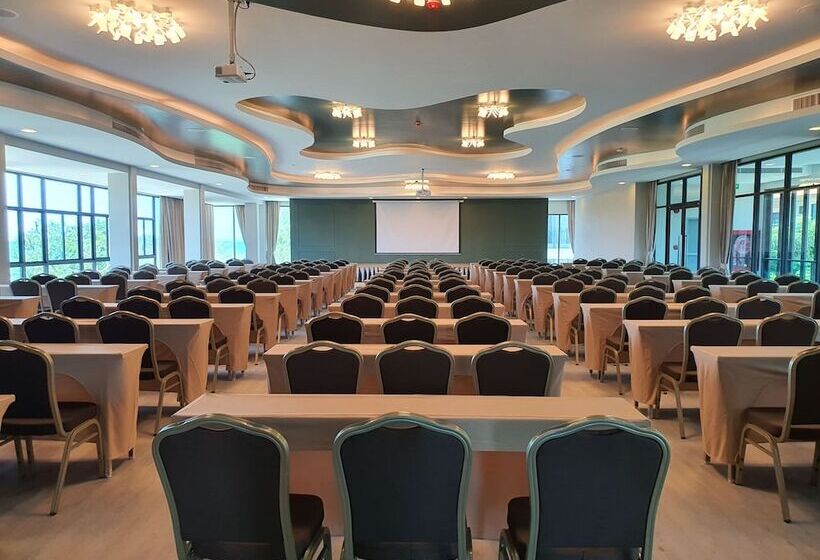 בית מלון כפרי Eco Cozy Beachfront Resort Chaam