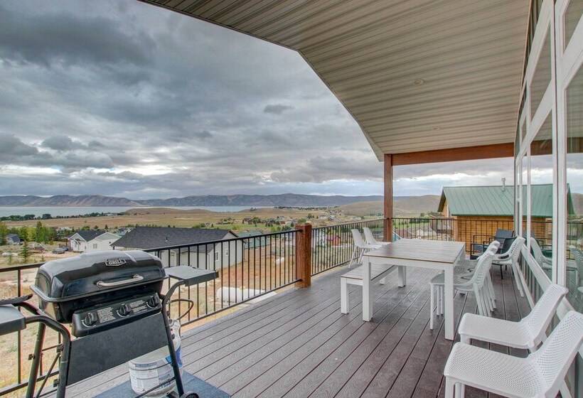 Lake View Escape W/ Private Beach Resort Access!