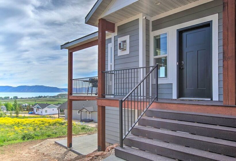 Lake View Escape W/ Private Beach Resort Access!