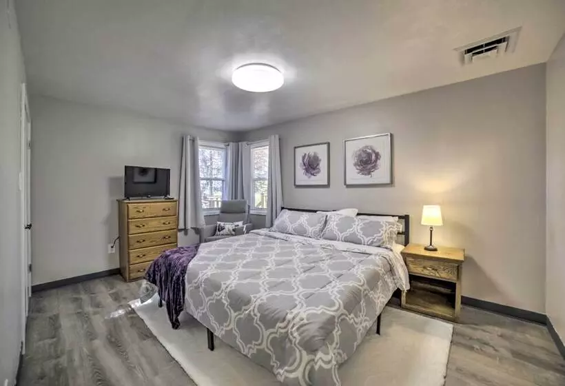 Near Mines & Meadows: Spacious Home W/ Game Room