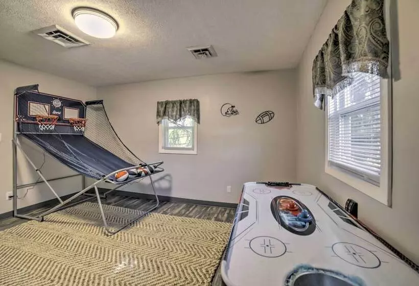 Near Mines & Meadows: Spacious Home W/ Game Room