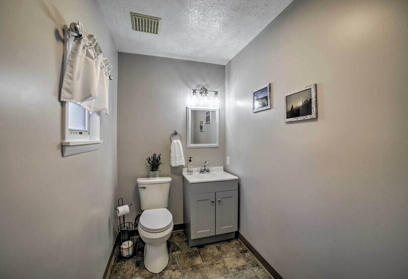 Near Mines & Meadows: Spacious Home W/ Game Room