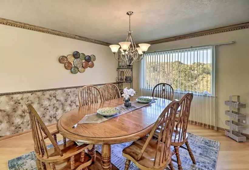 Large Home W/ Games: Walk To Bull Shoal Lake!