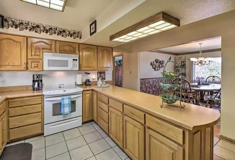 Large Home W/ Games: Walk To Bull Shoal Lake!