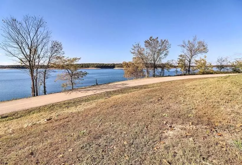 Large Home W/ Games: Walk To Bull Shoal Lake!