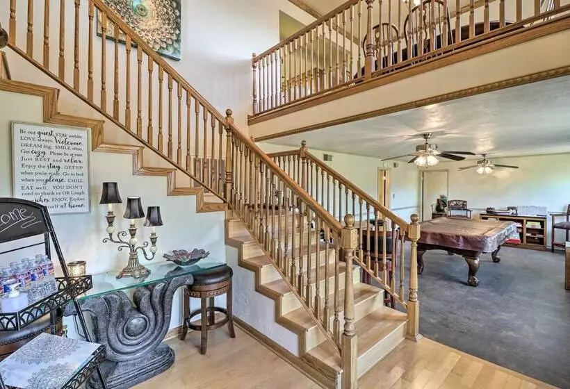 Large Home W/ Games: Walk To Bull Shoal Lake!