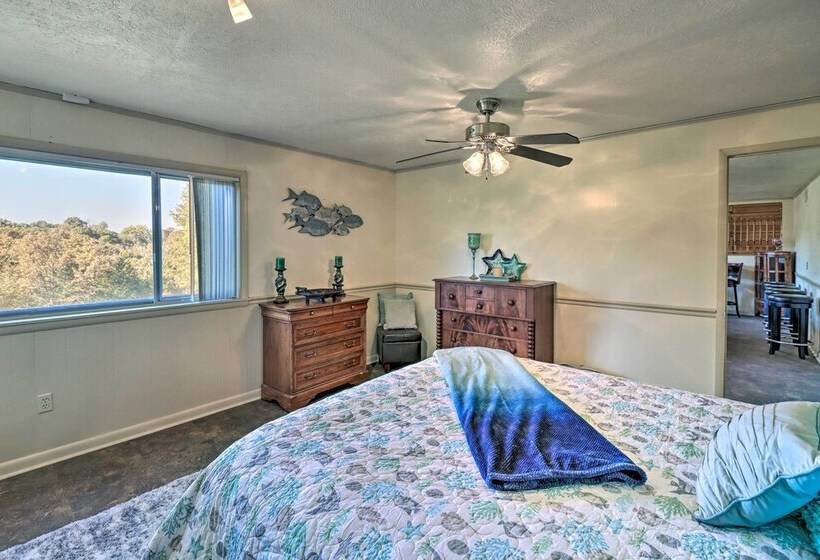 Large Home W/ Games: Walk To Bull Shoal Lake!