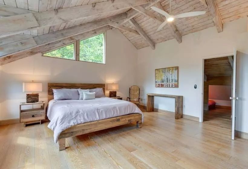 Luxe Blue Ridge Mountain Retreat W/ Sauna + Creek!