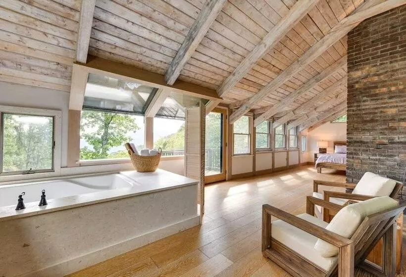 Luxe Blue Ridge Mountain Retreat W/ Sauna + Creek!