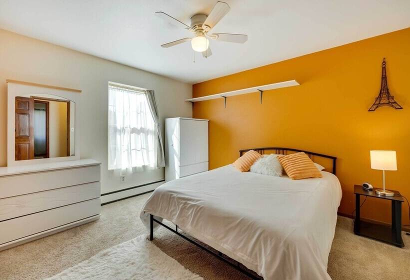 Monument House   Breweries, Hiking & Museums!