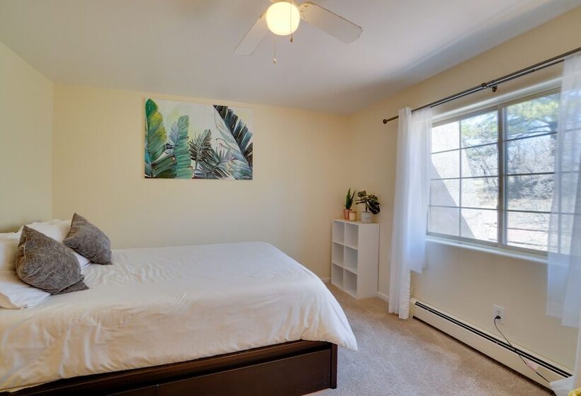 Monument House   Breweries, Hiking & Museums!