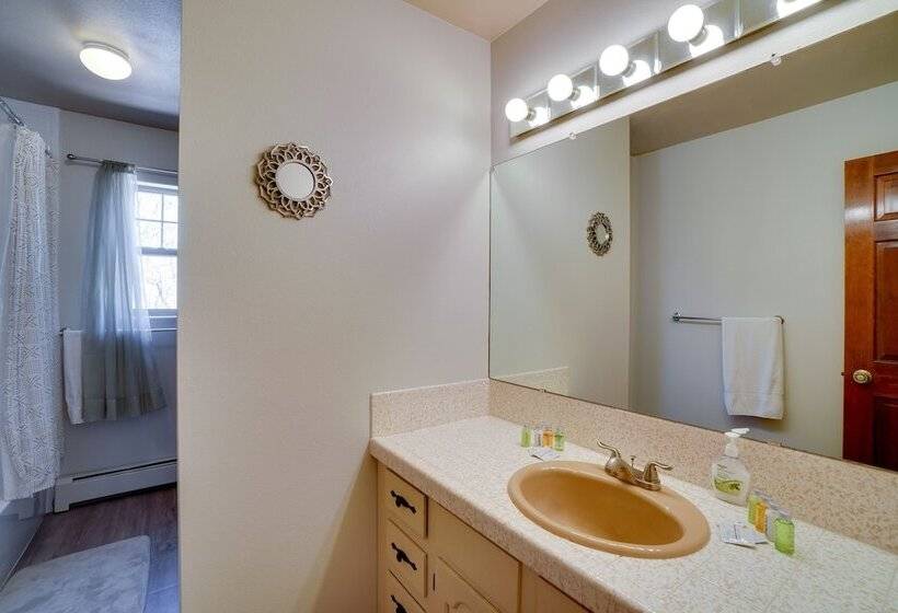 Monument House   Breweries, Hiking & Museums!