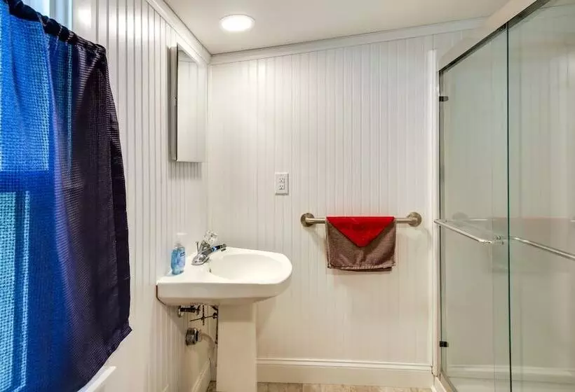 Peaceful Country Home In Serene Setting With Yard