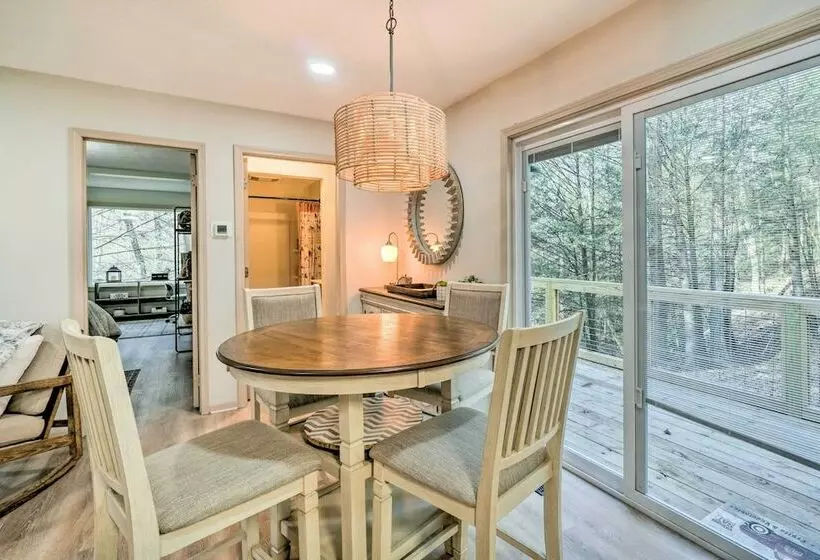 Peaceful Jamestown Retreat W/ Sauna!