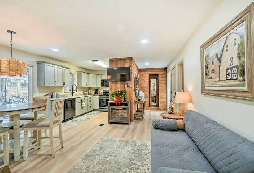 Peaceful Jamestown Retreat W/ Sauna!