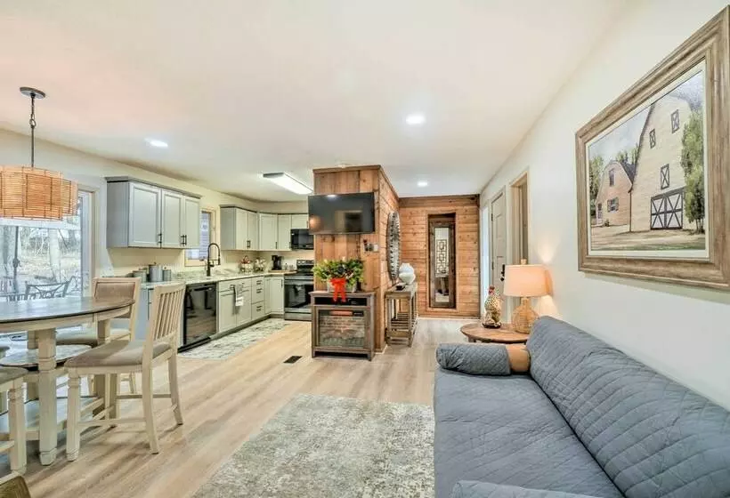 Peaceful Jamestown Retreat W/ Sauna!