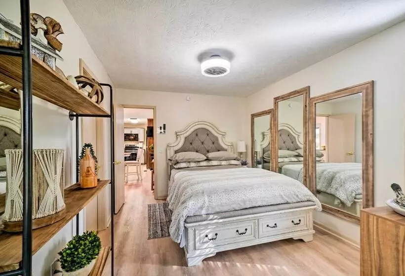 Peaceful Jamestown Retreat W/ Sauna!