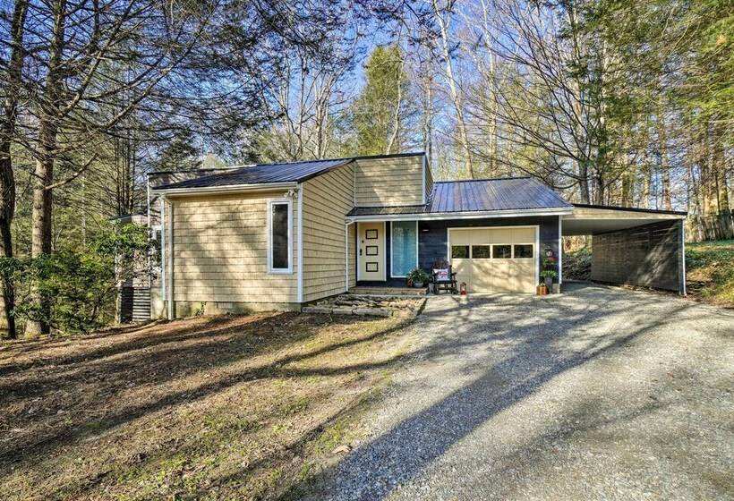 Peaceful Jamestown Retreat W/ Sauna!