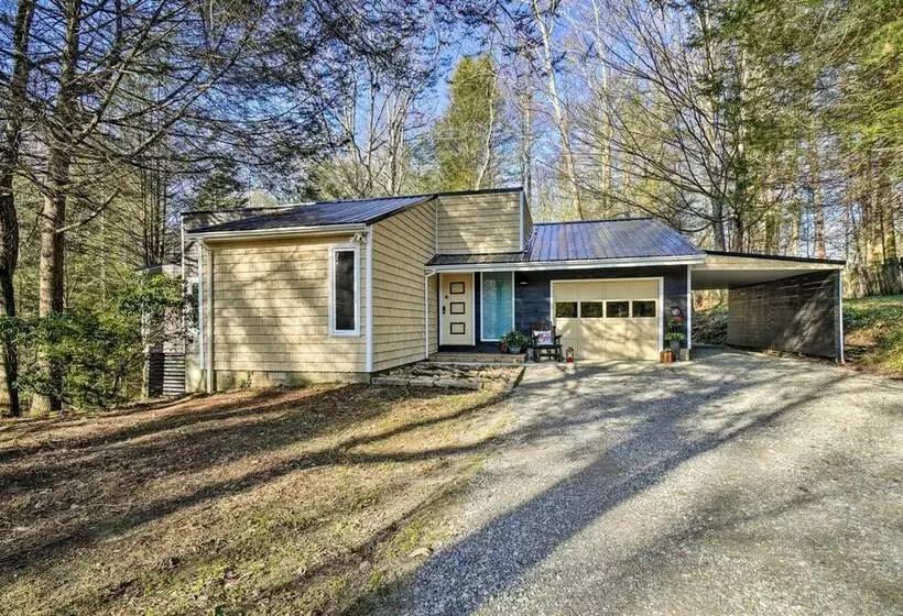 Peaceful Jamestown Retreat W/ Sauna!