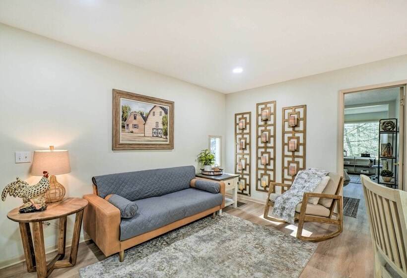 Peaceful Jamestown Retreat W/ Sauna!