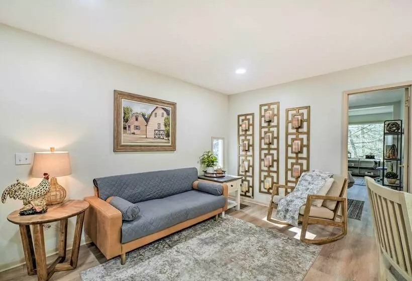 Peaceful Jamestown Retreat W/ Sauna!