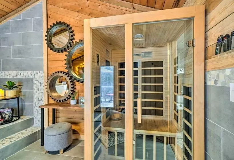 Peaceful Jamestown Retreat W/ Sauna!