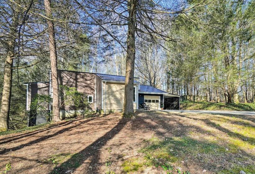 Peaceful Jamestown Retreat W/ Sauna!