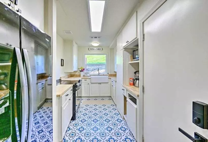 Peaceful Ranch Home W/ Sierra Nevada Views