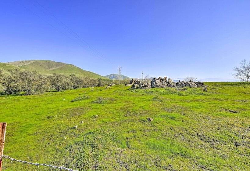 Peaceful Ranch Home W/ Sierra Nevada Views