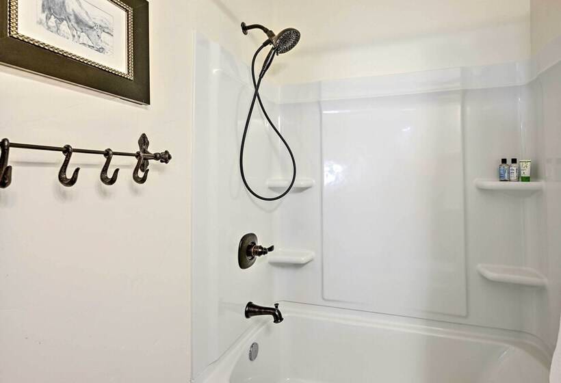 Peaceful Ranch Home W/ Sierra Nevada Views