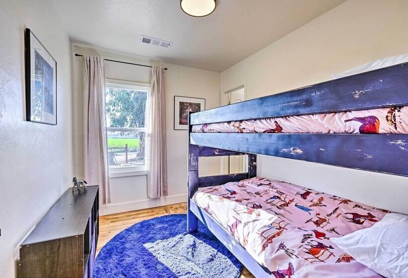 Peaceful Ranch Home W/ Sierra Nevada Views