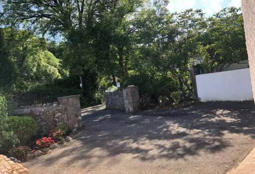 Majatalo Just Stay Wales   Marshmallow Cottage