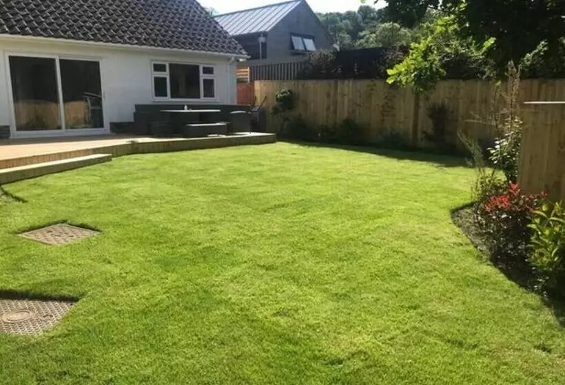 Majatalo Just Stay Wales   Marshmallow Cottage