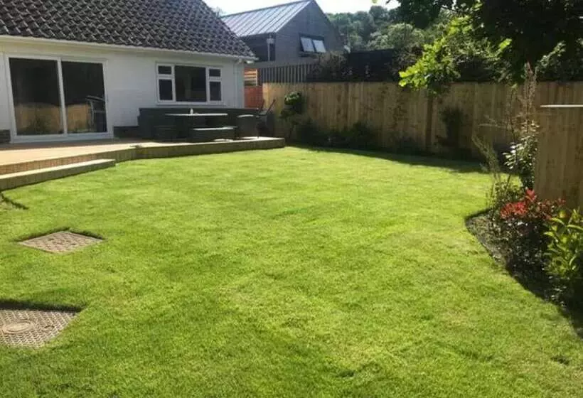 Majatalo Just Stay Wales   Marshmallow Cottage