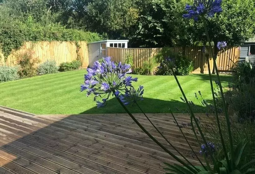 Majatalo Just Stay Wales   Marshmallow Cottage