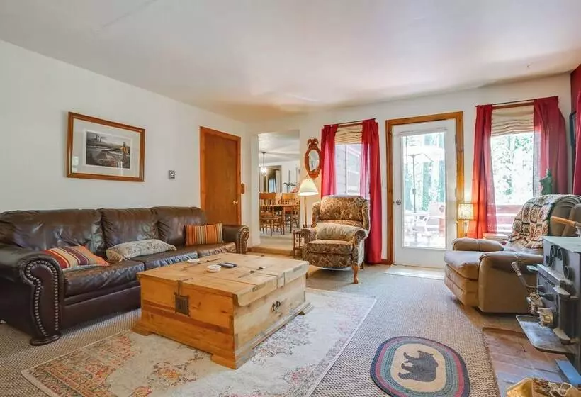 Cozy Creekside Cabin In La Veta: Hike & Fish!