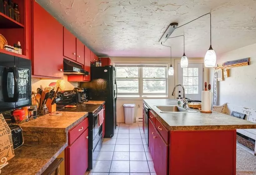 Cozy Creekside Cabin In La Veta: Hike & Fish!