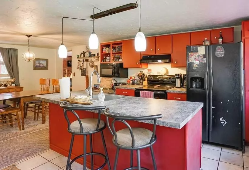 Cozy Creekside Cabin In La Veta: Hike & Fish!