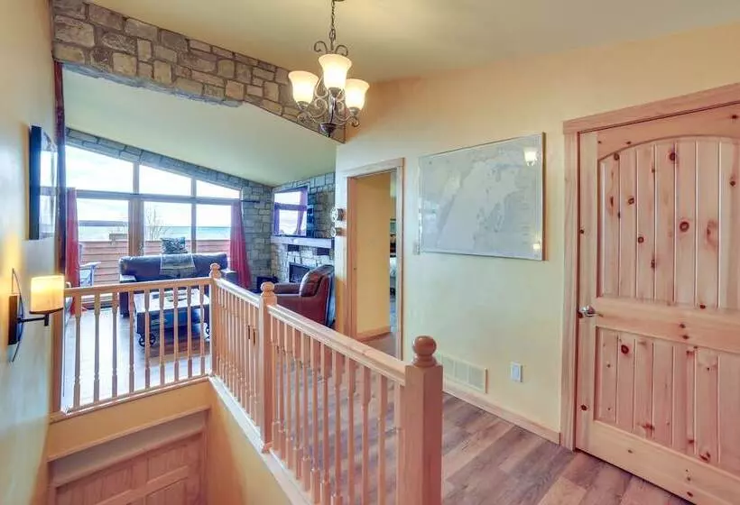 Prairie Style Home On Garden Bay W/ Deck + Hot Tub