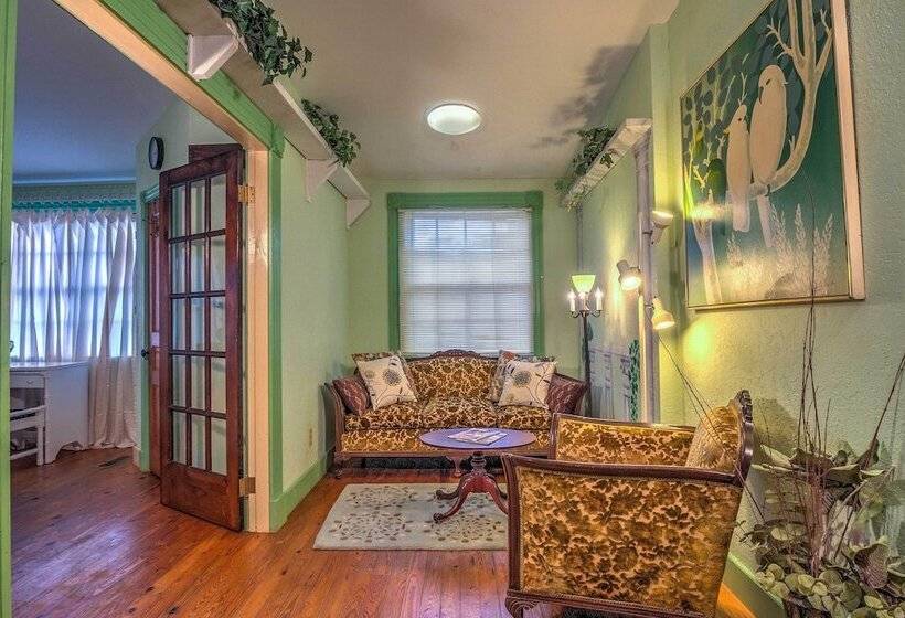 Russellville House W/ Garden   Walk To Main Street