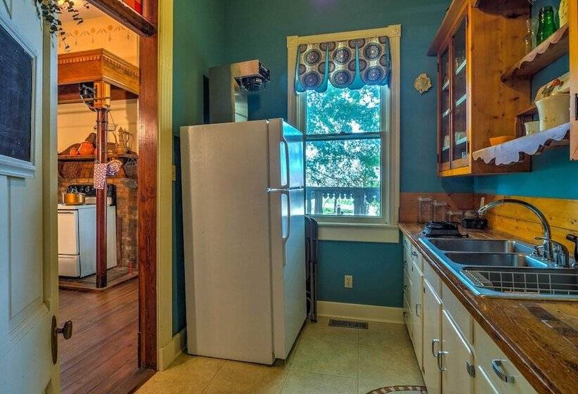 Russellville House W/ Garden   Walk To Main Street