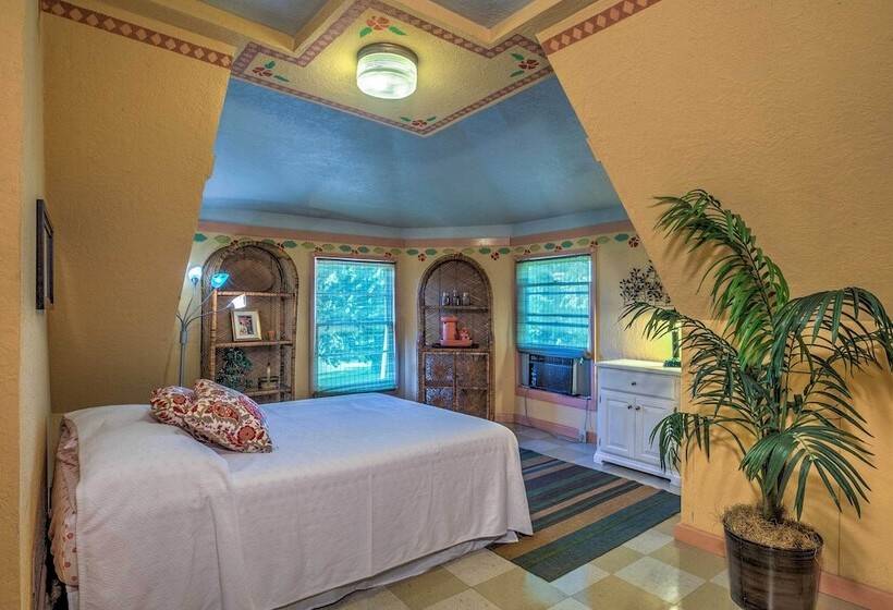 Russellville House W/ Garden   Walk To Main Street