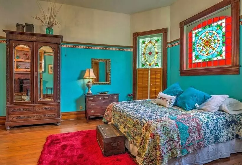 Russellville House W/ Garden   Walk To Main Street