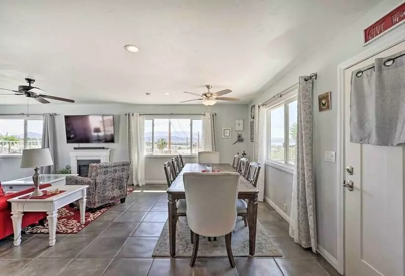 Sunny Lake Havasu City Abode W/ Pool & Grill!