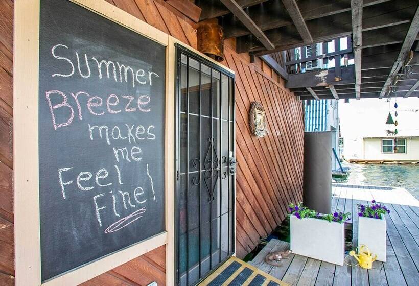 Tranquility Float House On Lk Pend Oreille